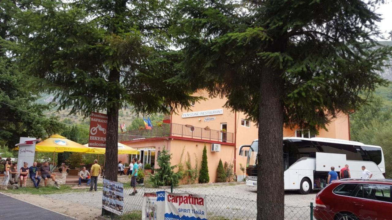 Pensiune Safrane Băile Herculane Exteriör bild