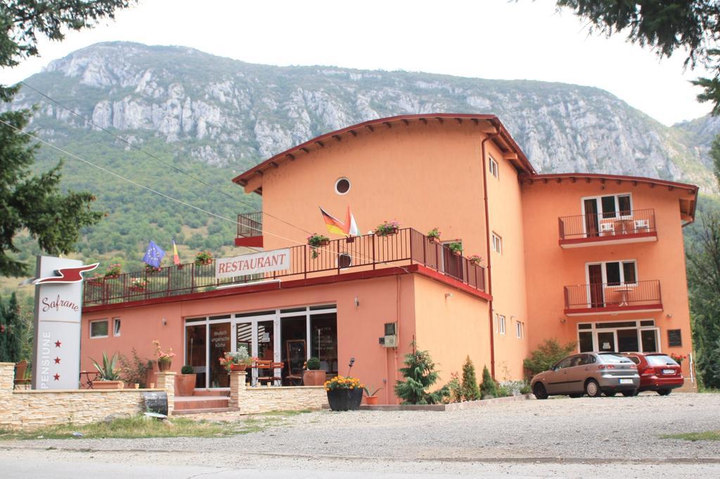 Pensiune Safrane Băile Herculane Exteriör bild